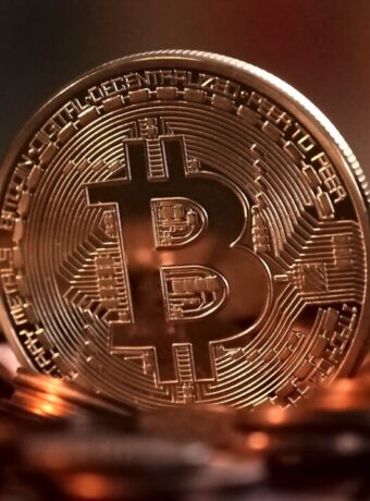 bitcoin cryptocurrency digital 2007769